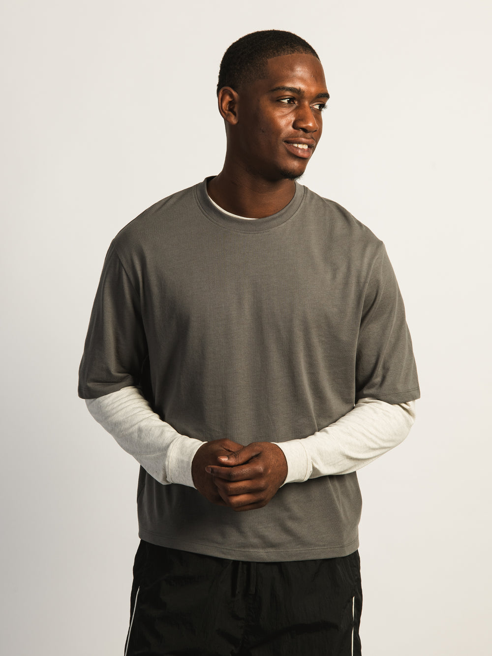 KOLBY SHORT CUT TEE- CHARCOAL