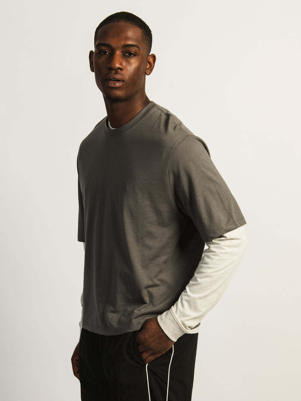 KOLBY SHORT CUT TEE- CHARCOAL