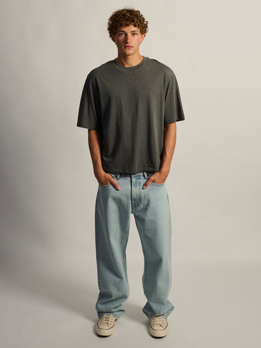 T-SHIRT COUPE COURT - HECHA