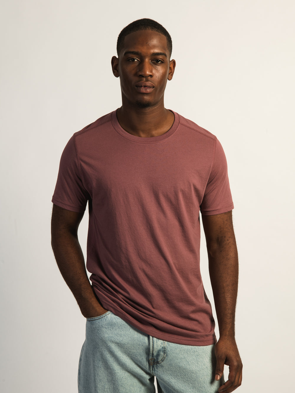 VICTOR CREWNECK - BURGUNDY