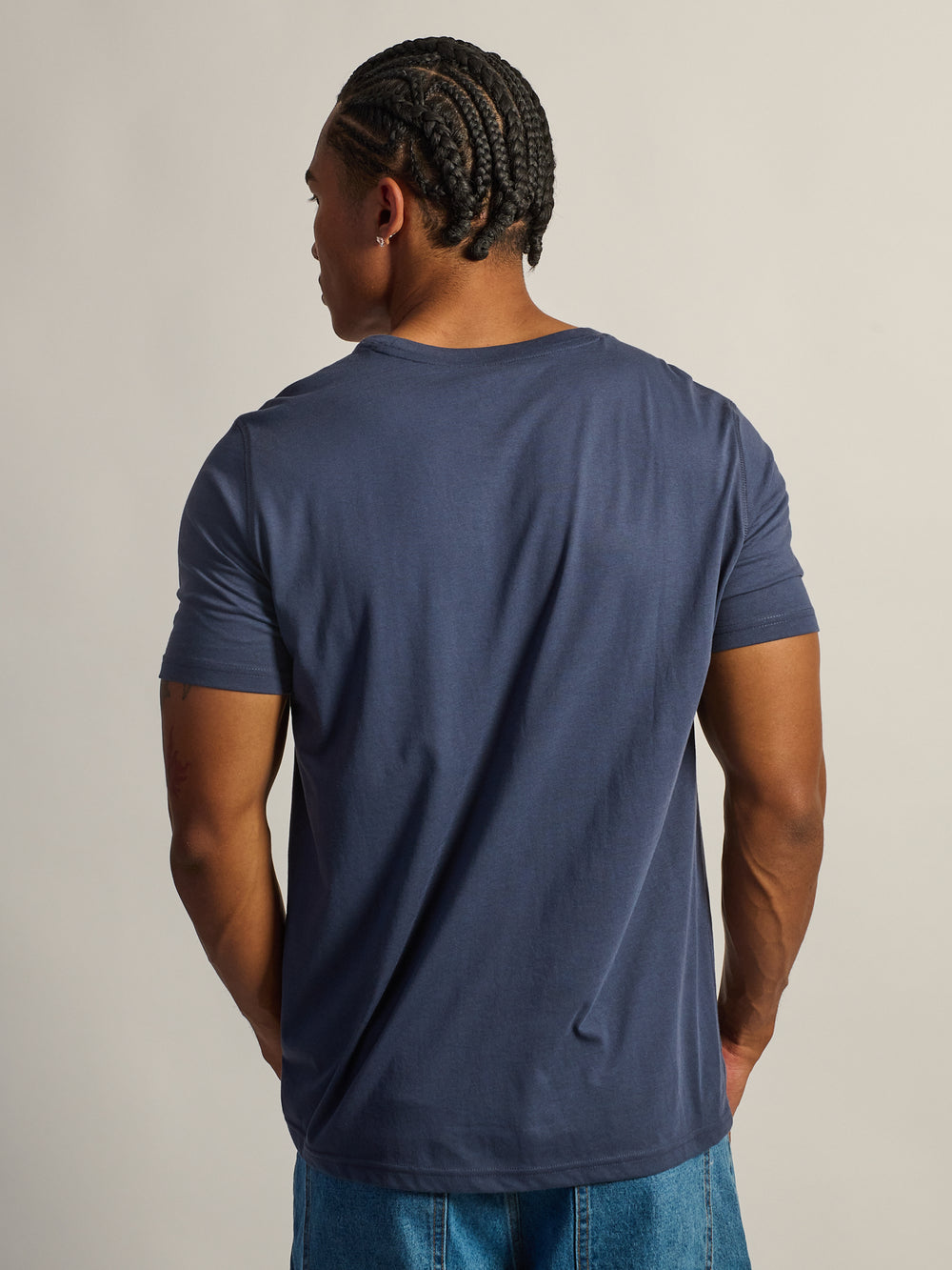 VICTOR CREWNECK - CHARCOAL NAVY