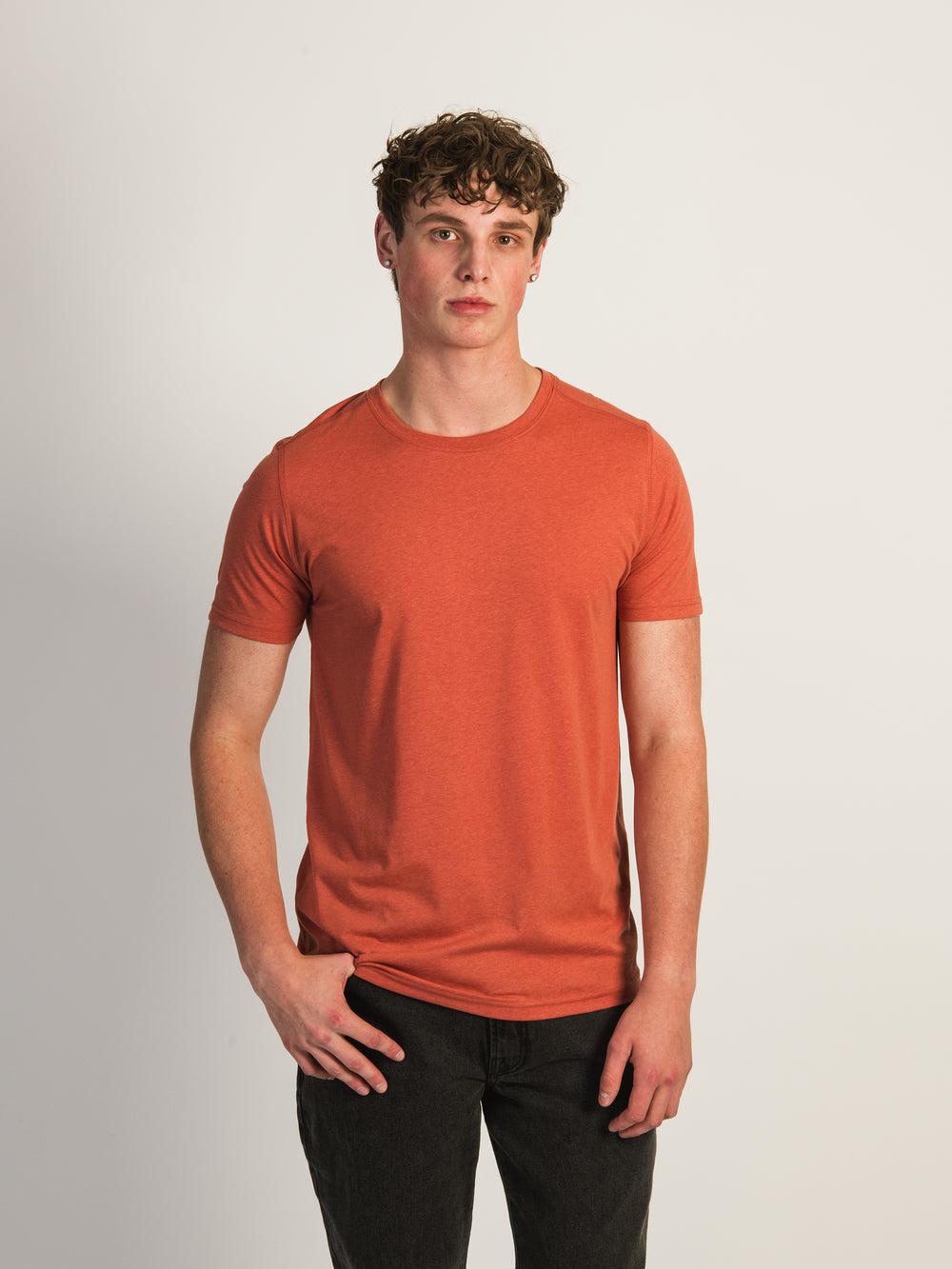 VICTOR CREWNECK TEE - CORAL