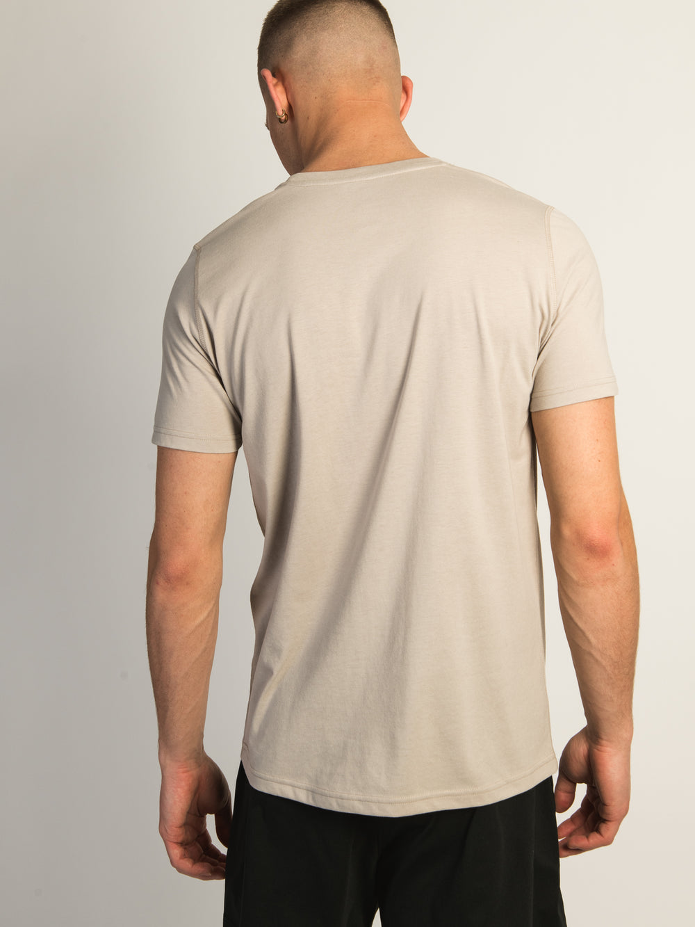 BOATHOUSE ESSENTIALS VICTOR CREWNECK TEE - PEBBLE - Boathouse