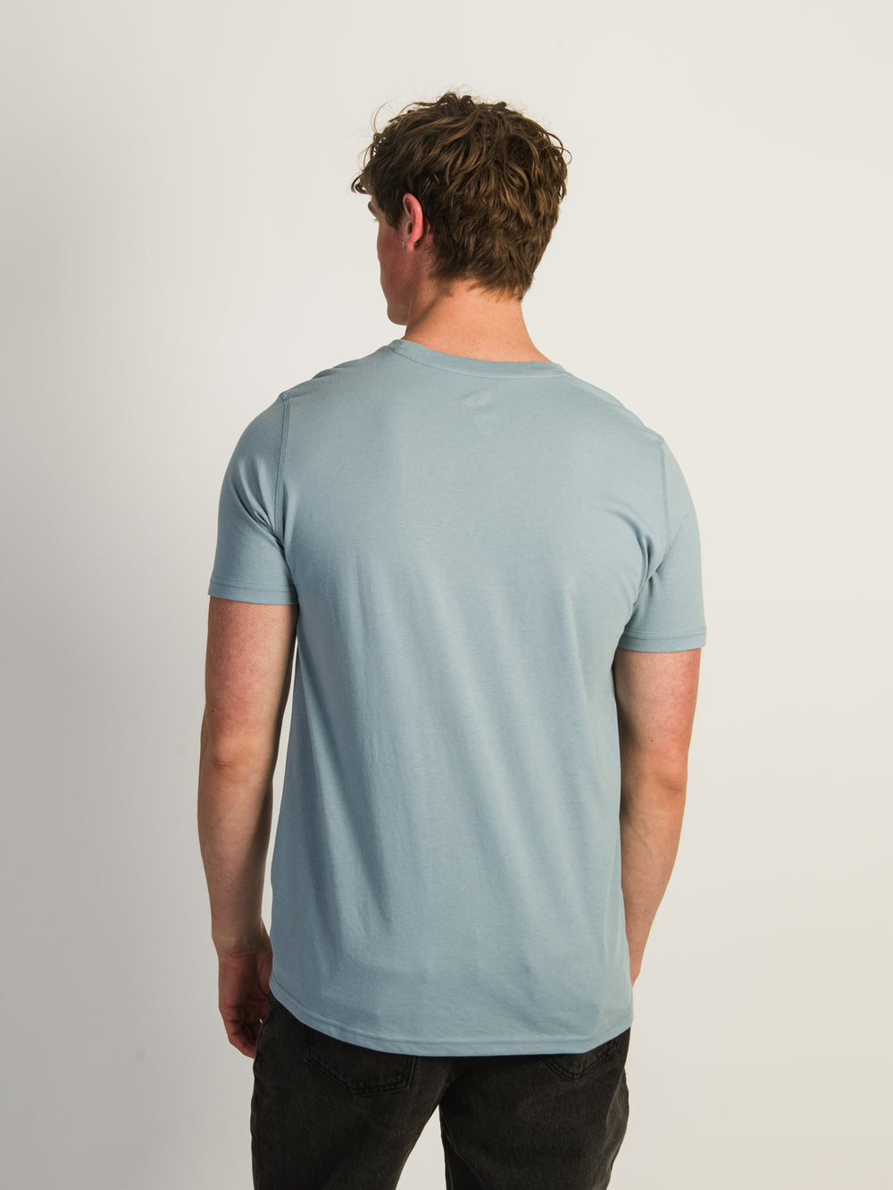VICTOR CREWNECK TEE - POWDER BLUE