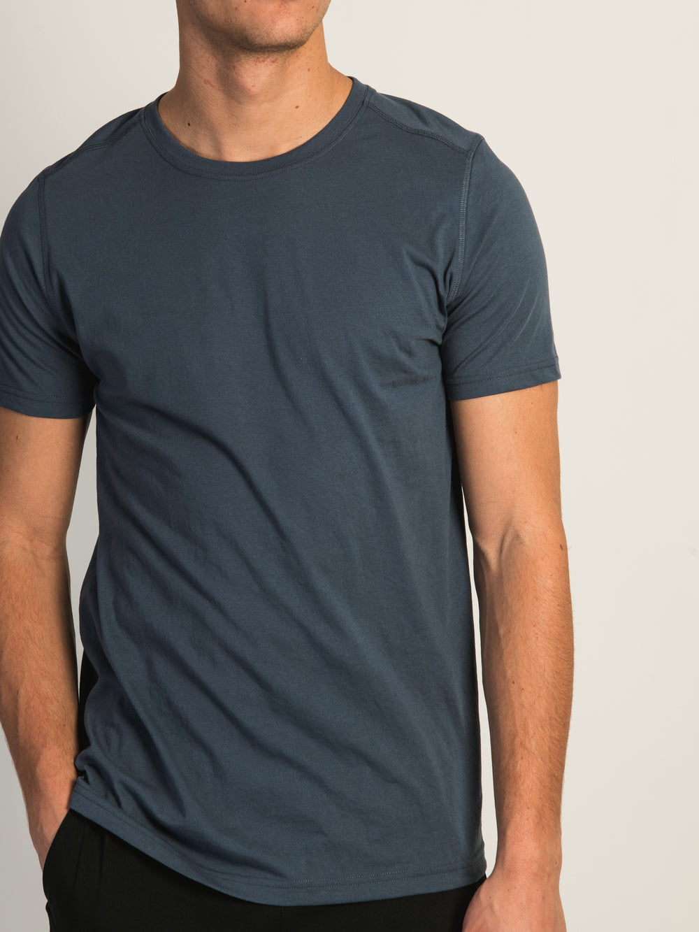 VICTOR CREWNECK TEE - POWDER BLUE