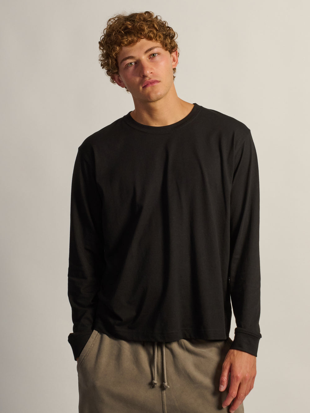 T-SHIRT LONGUES MANCHES - NOIR