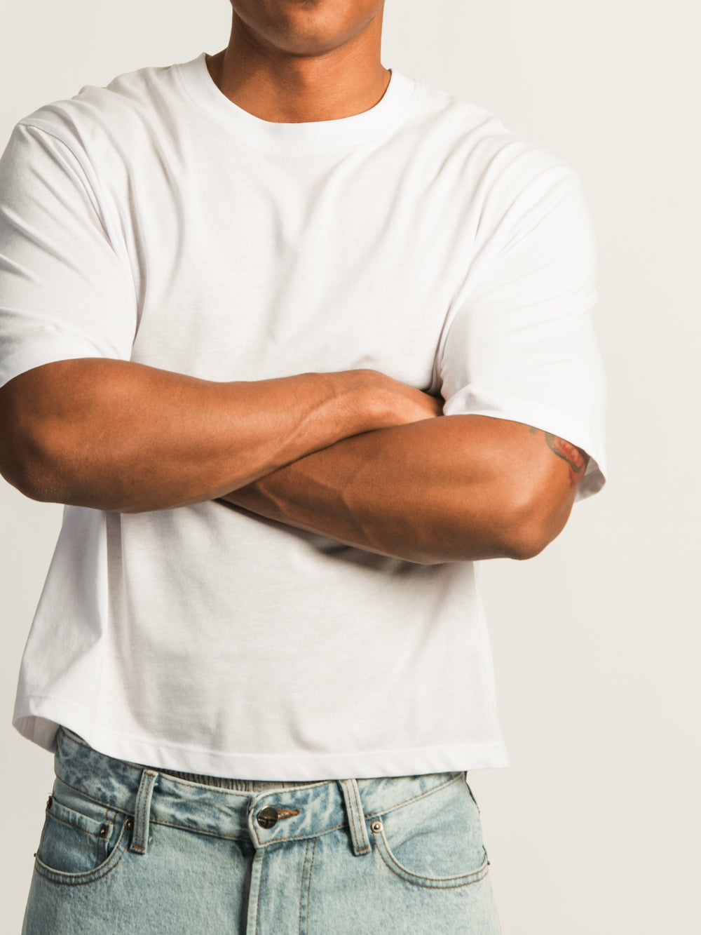 KOLBY SHORT CUT TEE - WHITE