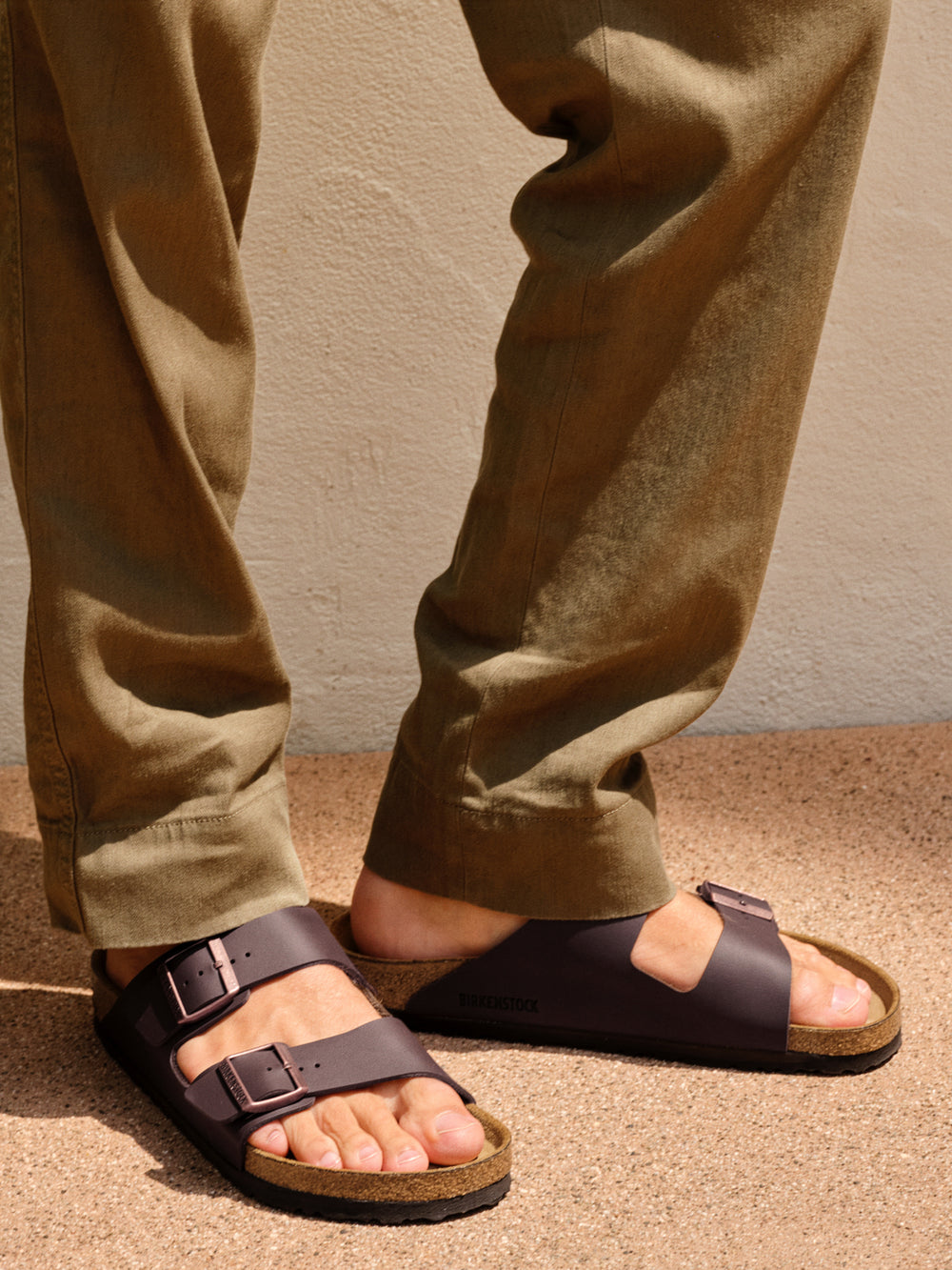 MENS BIRKENSTOCK ARIZONA SANDALS - DARK BROWN