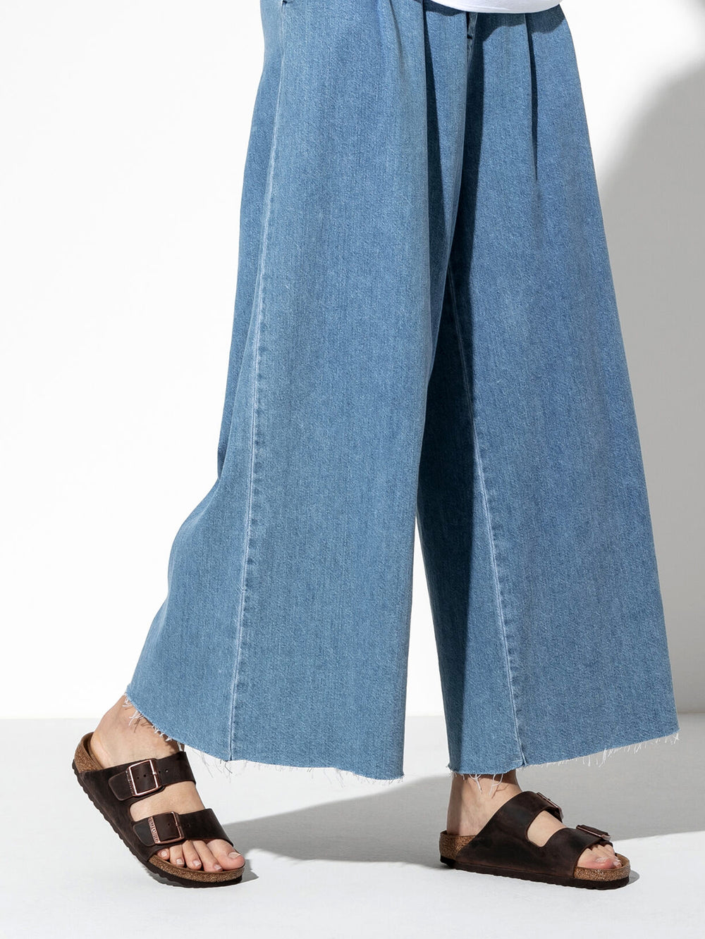 SANDALES ARIZONA EN CUIR HUILÉ POUR FEMME - HAVANA