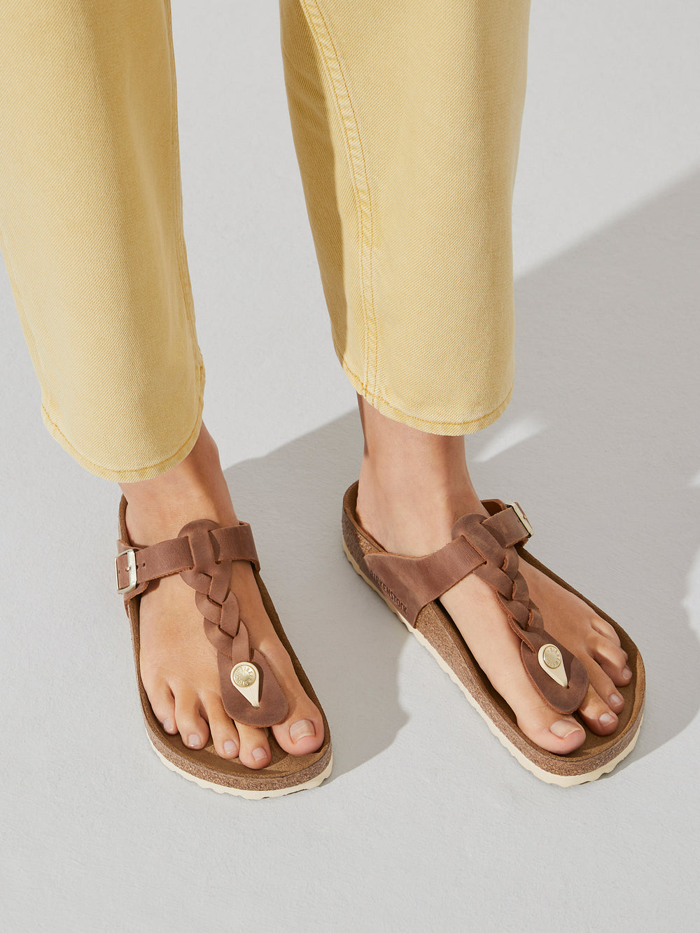 WOMENS BIRKENSTOCK GIZEH BRAIDED LEATHER SANDALS - REGULAR - COGNAC