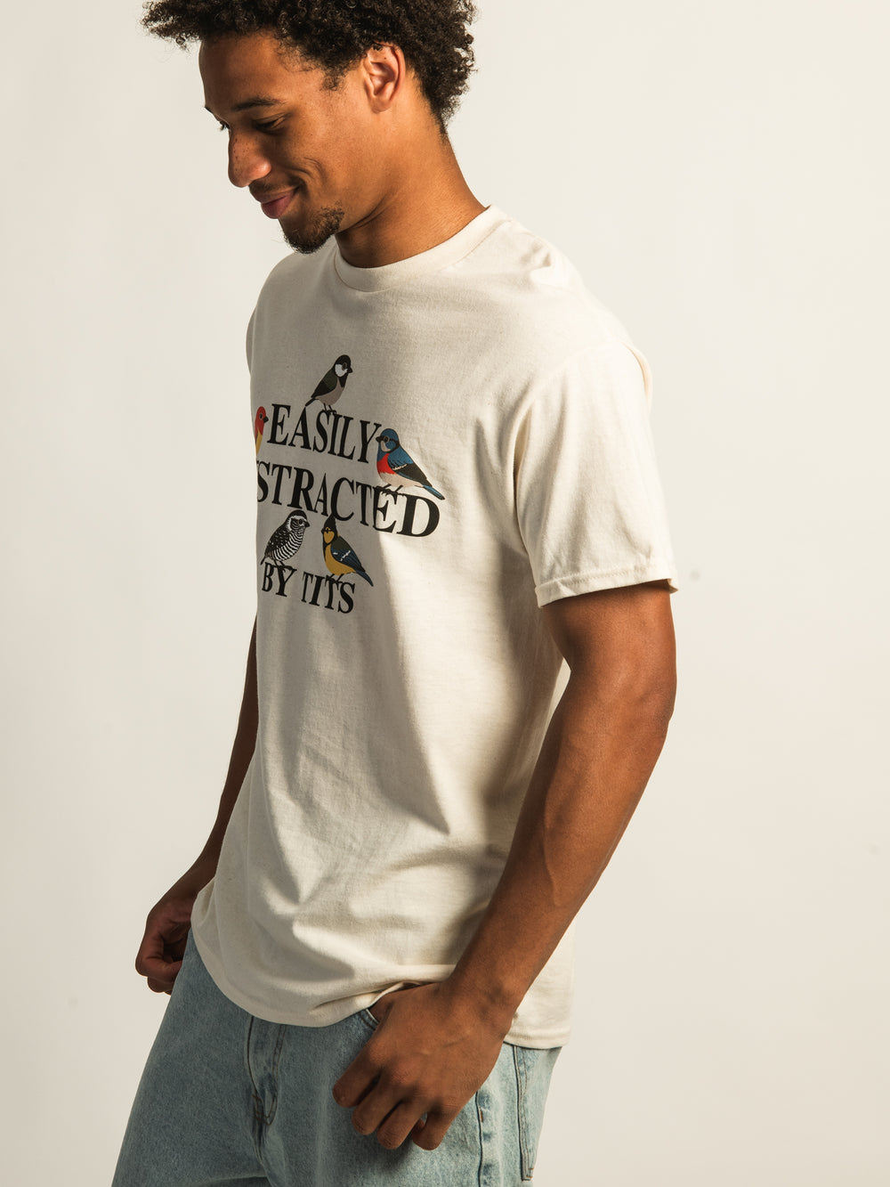 EASILY DISTRACTED TEE
