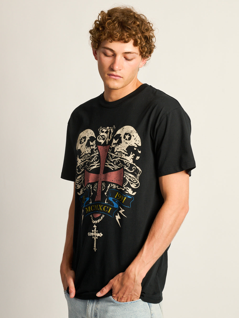 SCREAMING SKULLS T-SHIRT