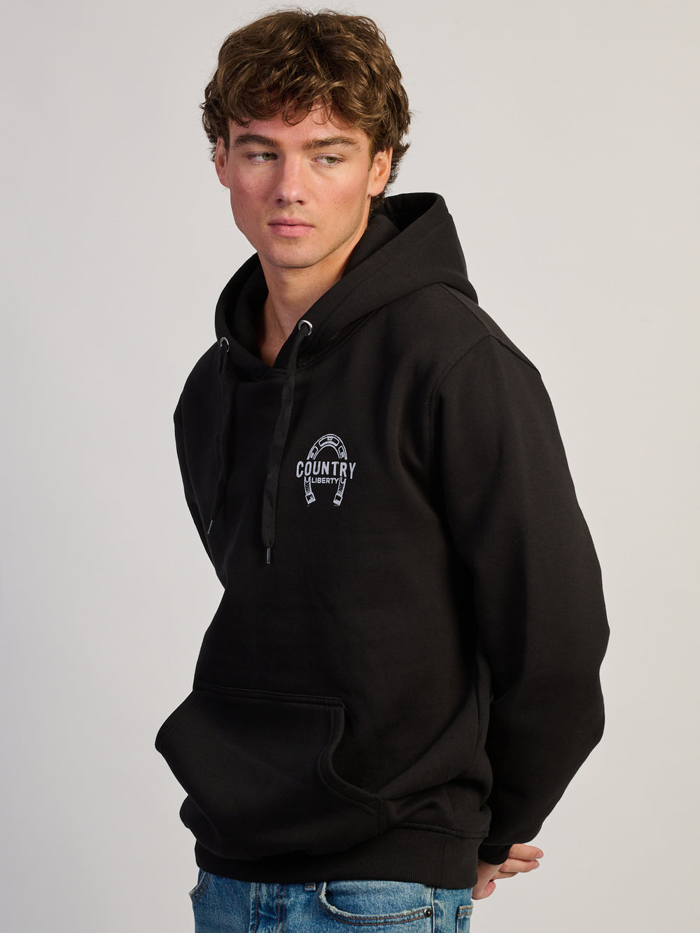 COUNTRY LIBERTY NE LES FAITES PAS COMME ILS ONT L'habitude de faire un sweat à capuche