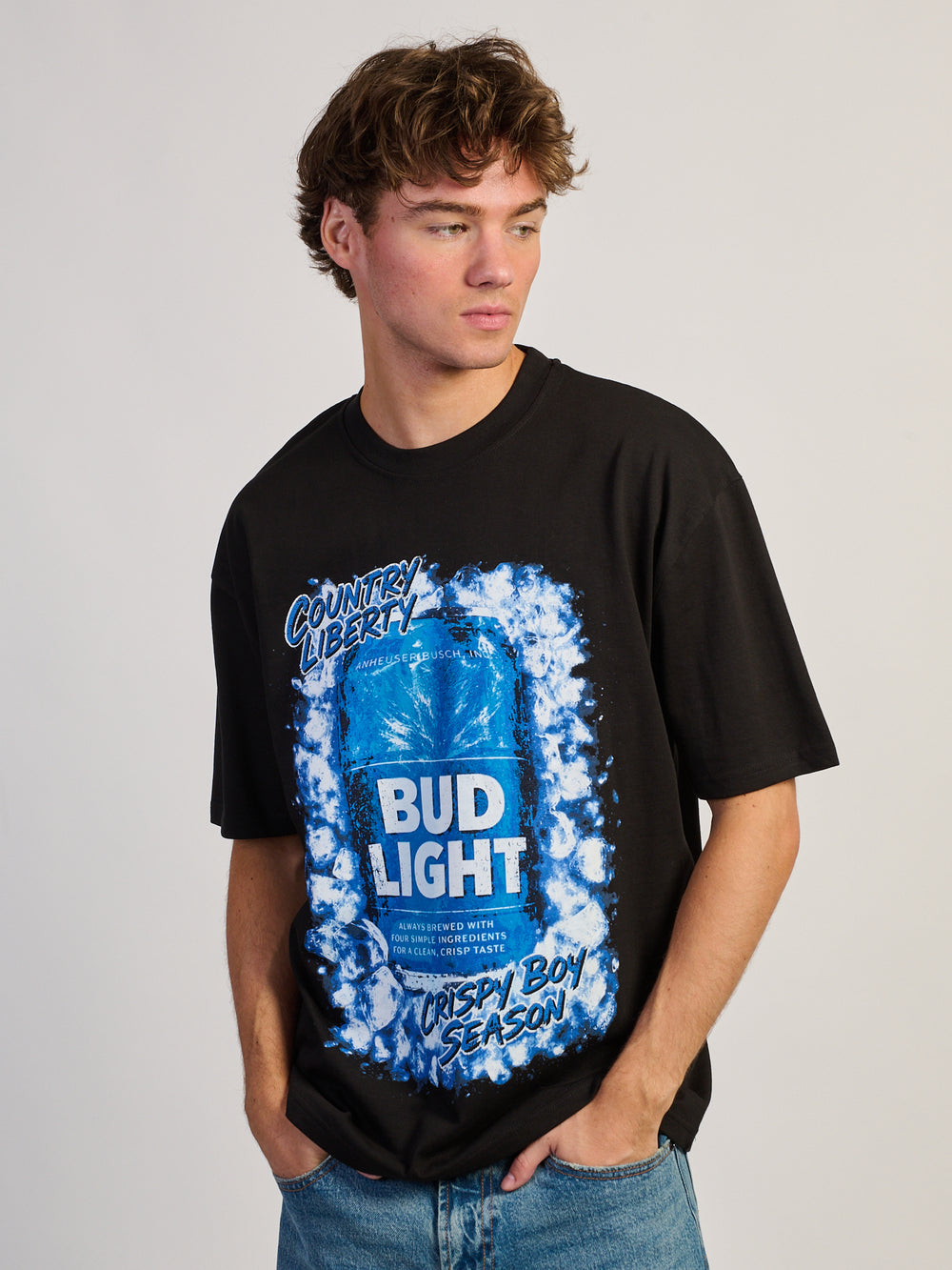 COUNTRY LIBERTY BUD LIGHT CRISPY BOY CANS TEE