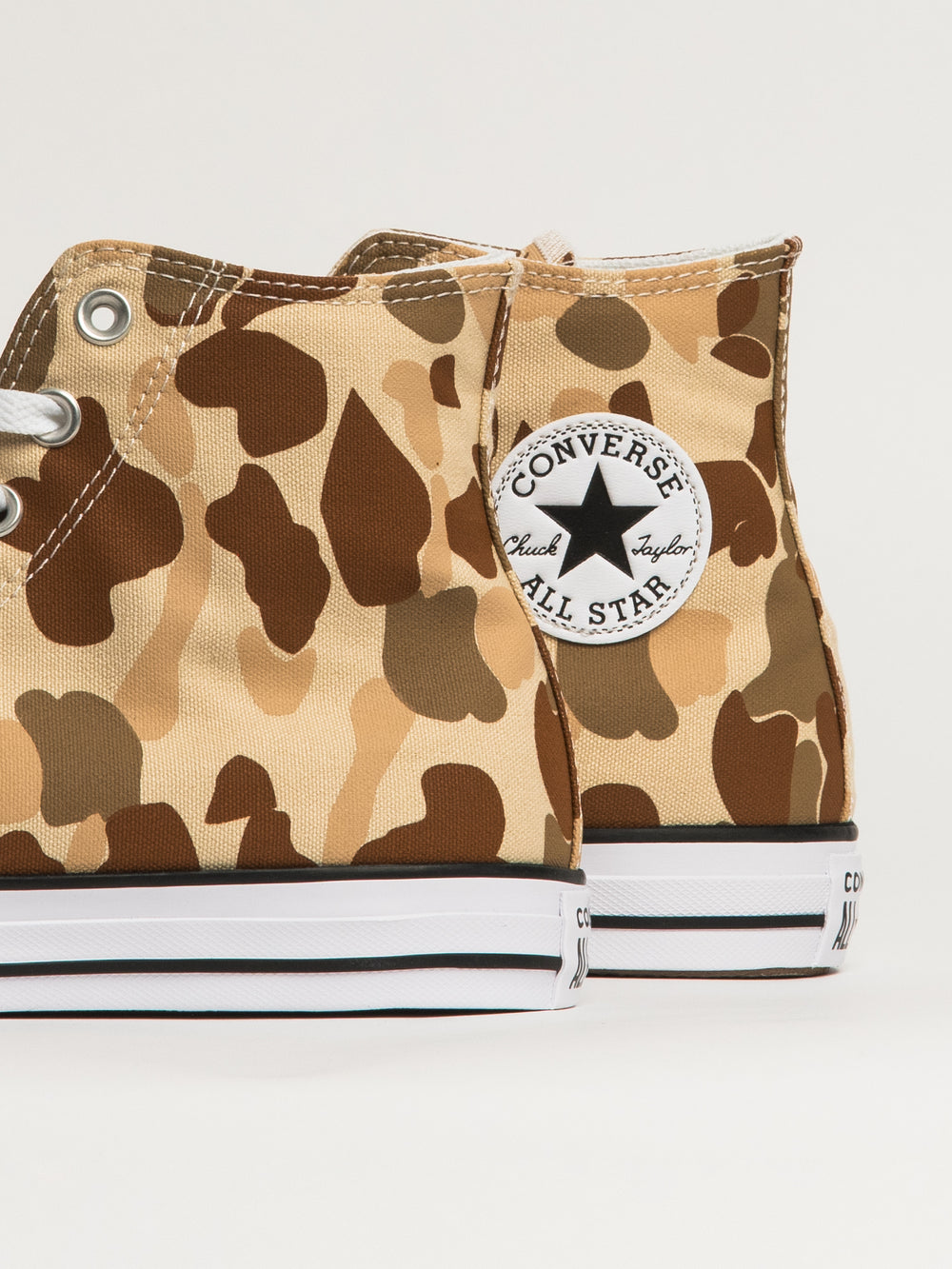 BASKETS CONVERSE CHUCK TAYLOR ALL-STARS CAMO DESIGN POUR HOMMES - MARRON