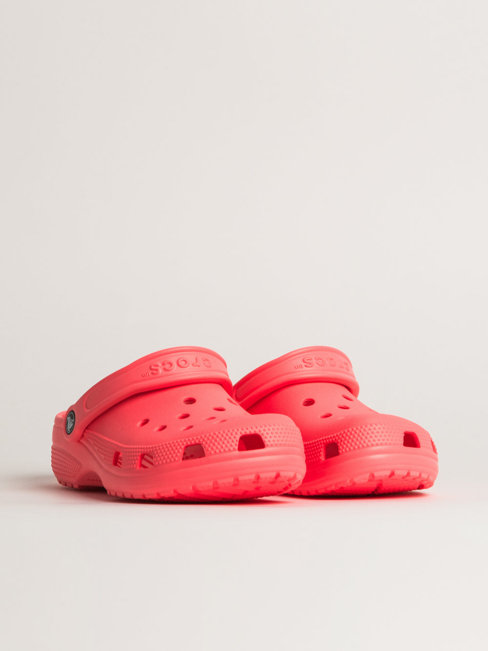CROCS WOMENS CROCS CLASSIC CLOG - GUAVA - Boathouse