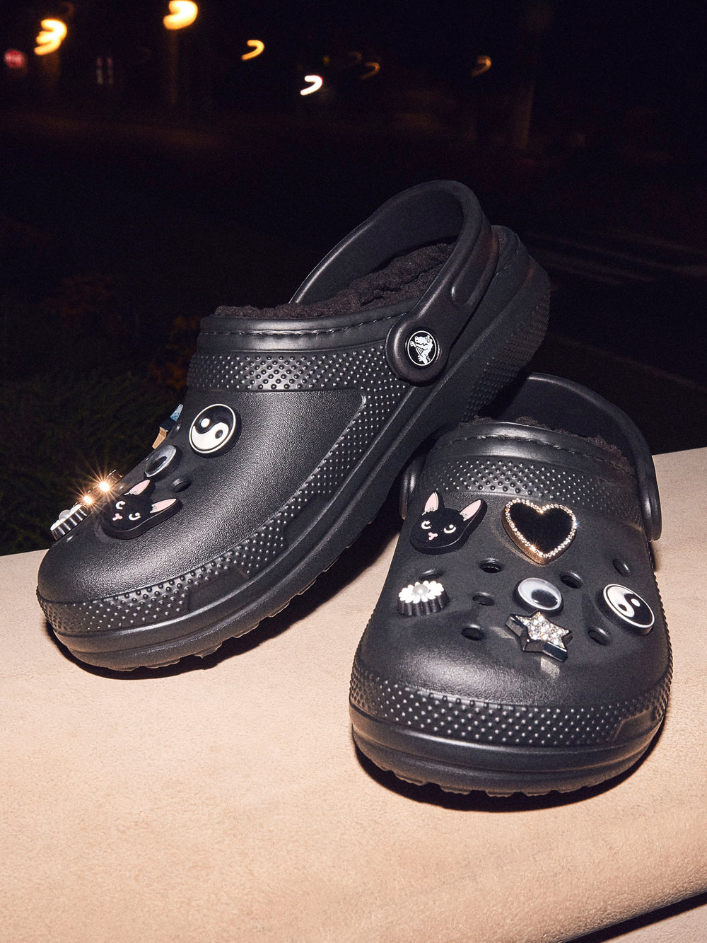 CROCS MENS CROCS CLASSIC LINED CLOGS - BLACK - Boathouse