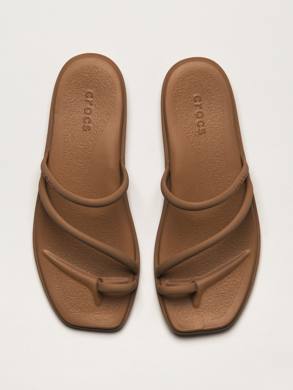 WOMENS CROCS MIAMI TOE LOOP SANDAL - CHOCOLATE