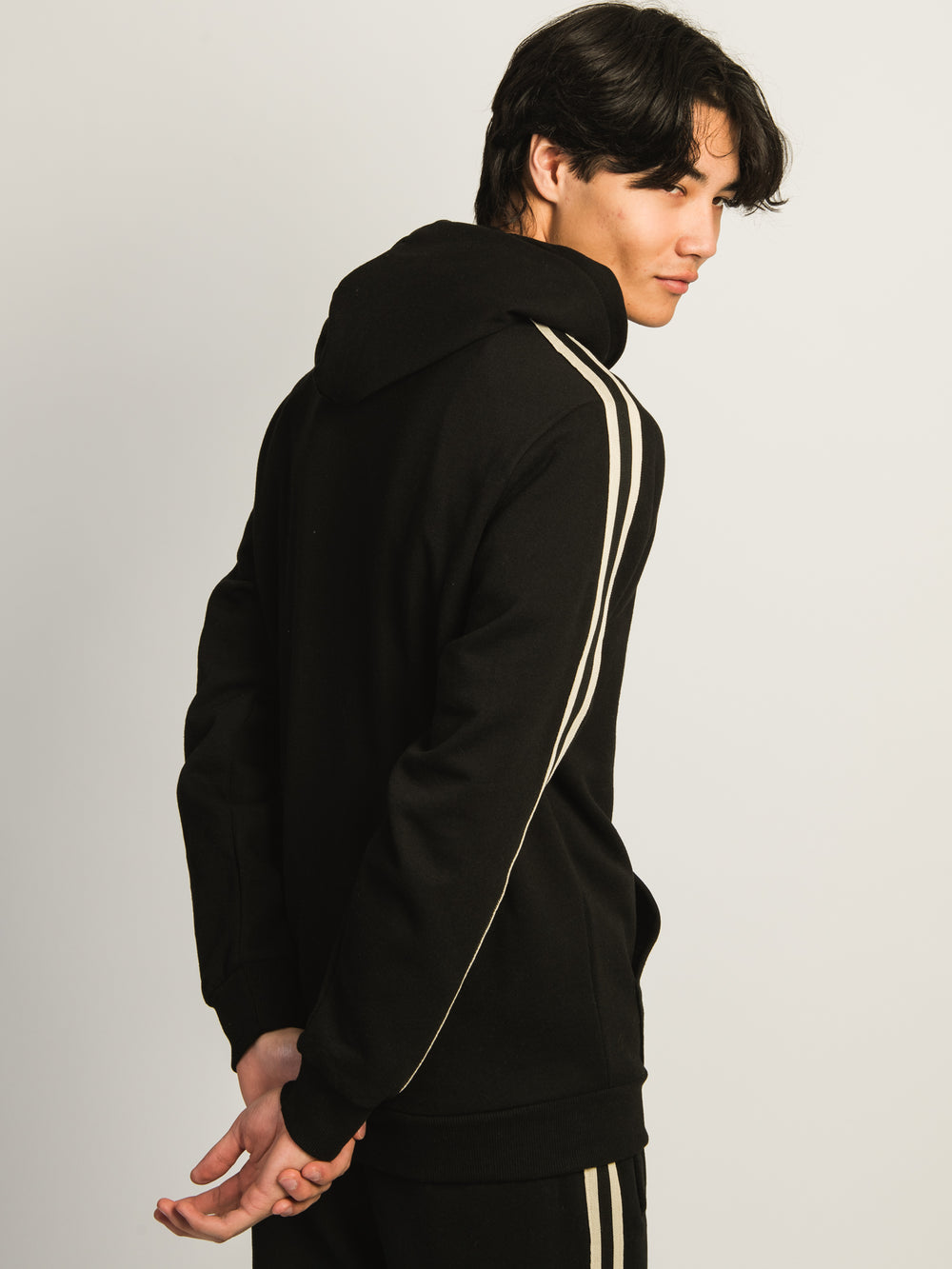 CROOKS & CASTLES 85' KNIT HOOD - BLACK