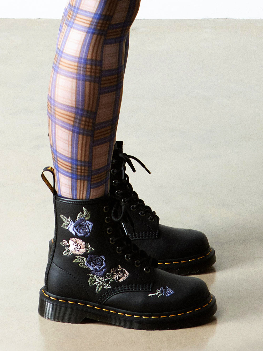 WOMENS DR MARTENS 1460 CONDA GENIX NAPPA BOOT
