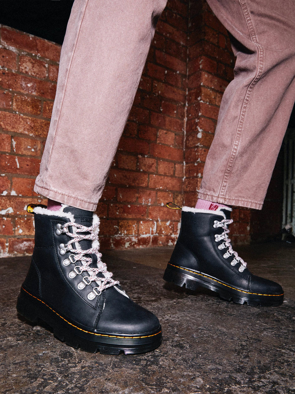 BOTTES DR MARTENS COMBS WYOMING POUR FEMMES - DÉGAGEMENT