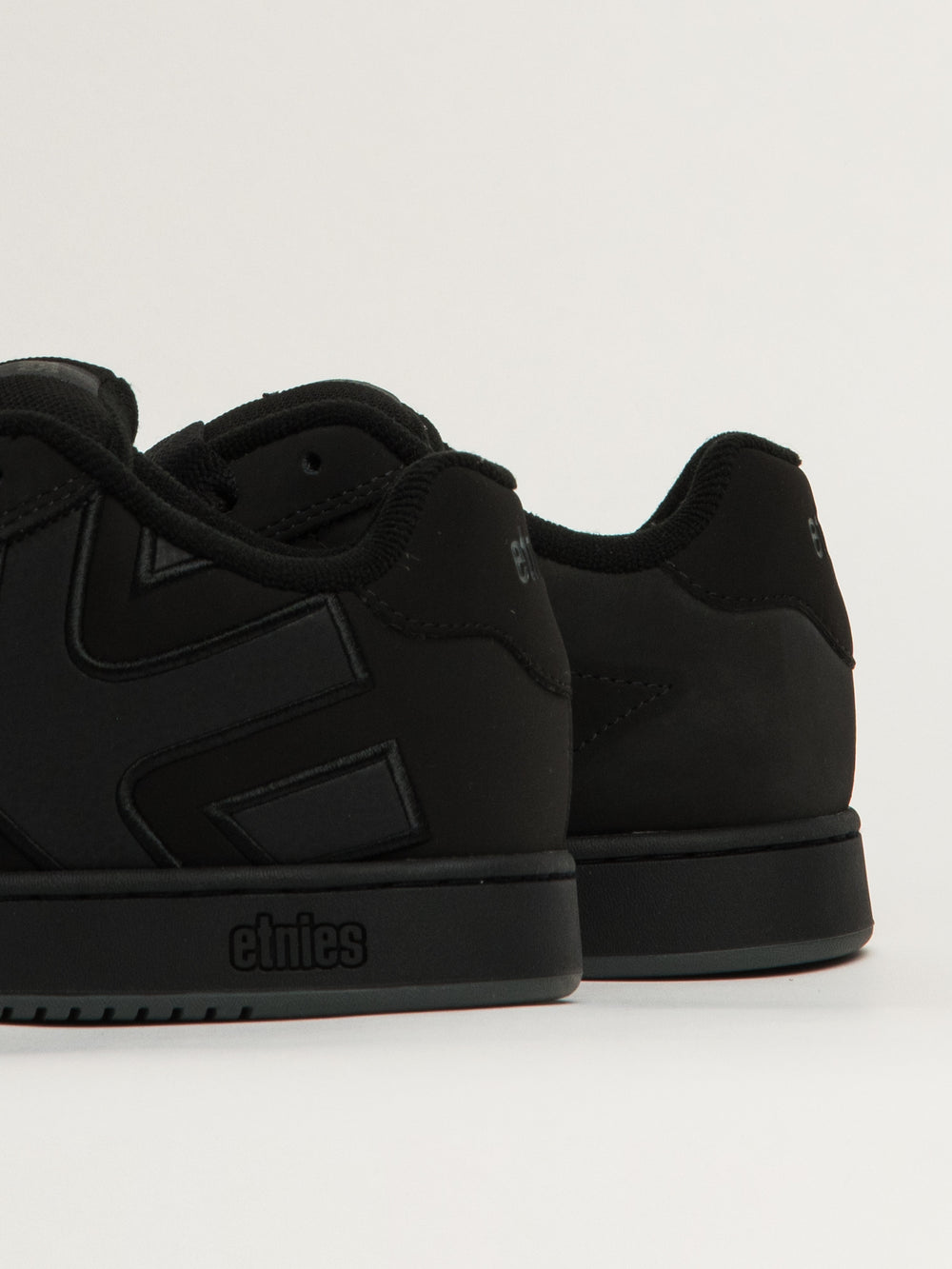 ETNIES MENS ETNIES FADER SNEAKER - BLACK RAW - Boathouse