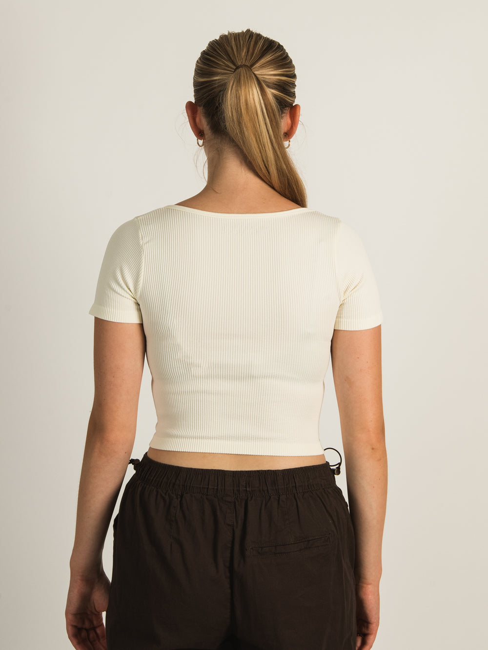 HARLOW SQUARE NECK SEAMLESS T-SHIRT - CREAM - CLEARANCE