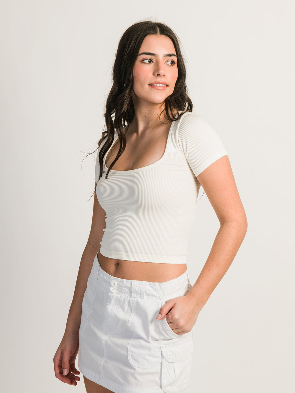 HARLOW SQUARE NECK SEAMLESS TEE - CREAM - CLEARANCE