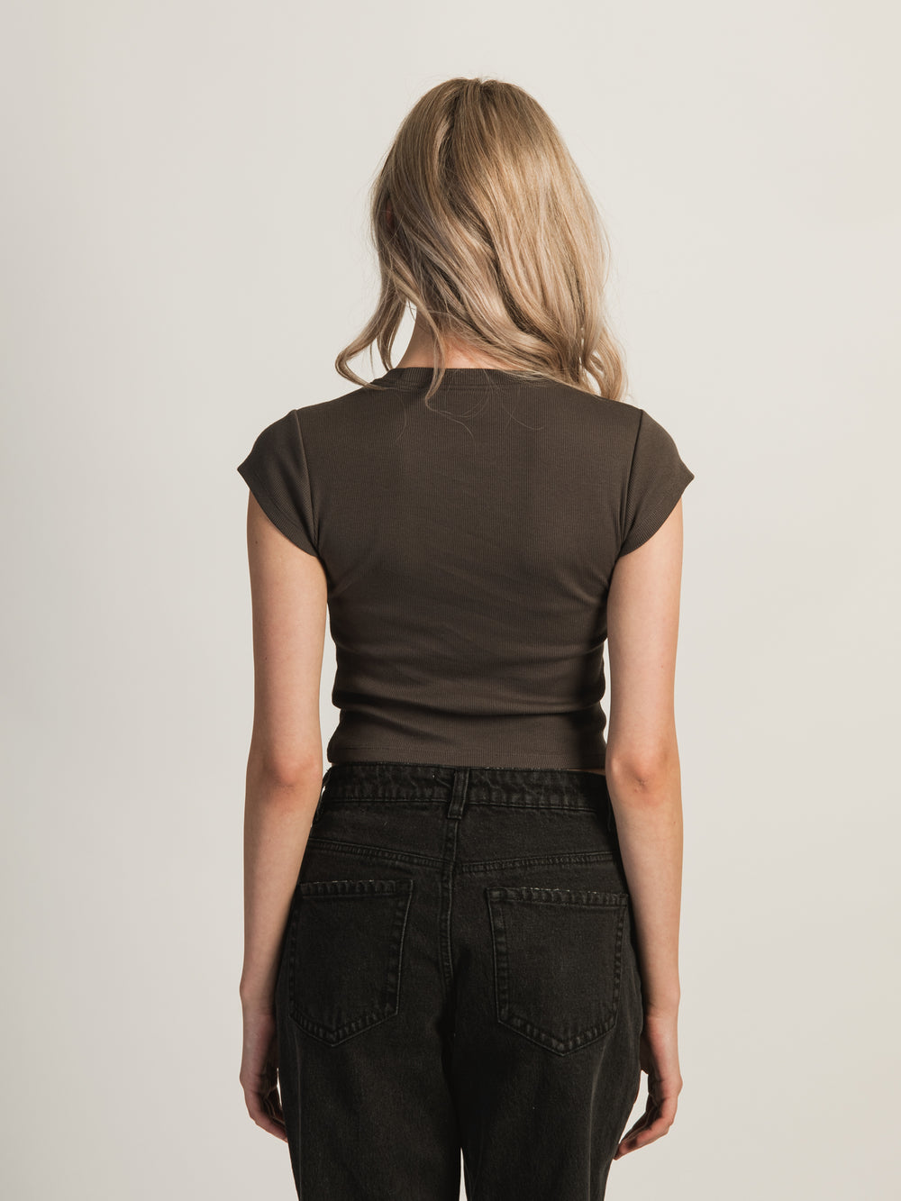 HARLOW ESSENTIAL RIBBED BABY TEE - CHARCOAL