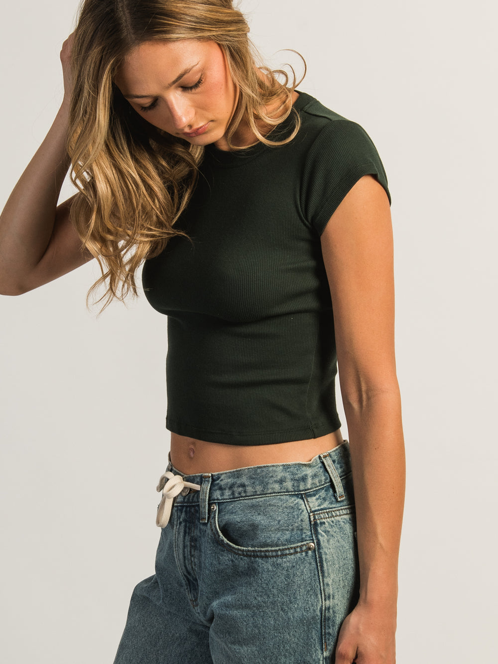 HARLOW ESSENTIAL RIBBED BABY TEE - FOREST