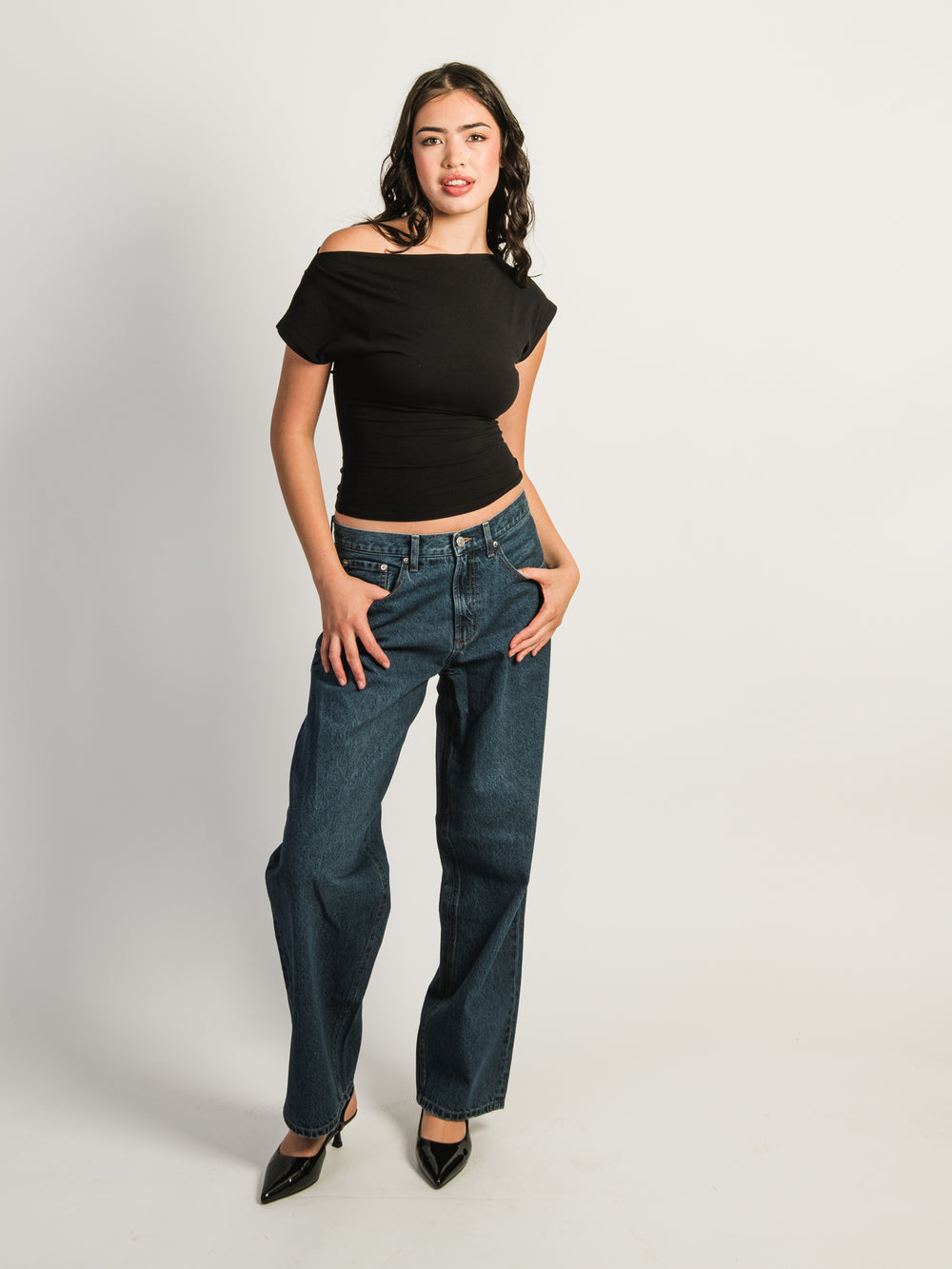 HARLOW SLOANE TEE - BLACK