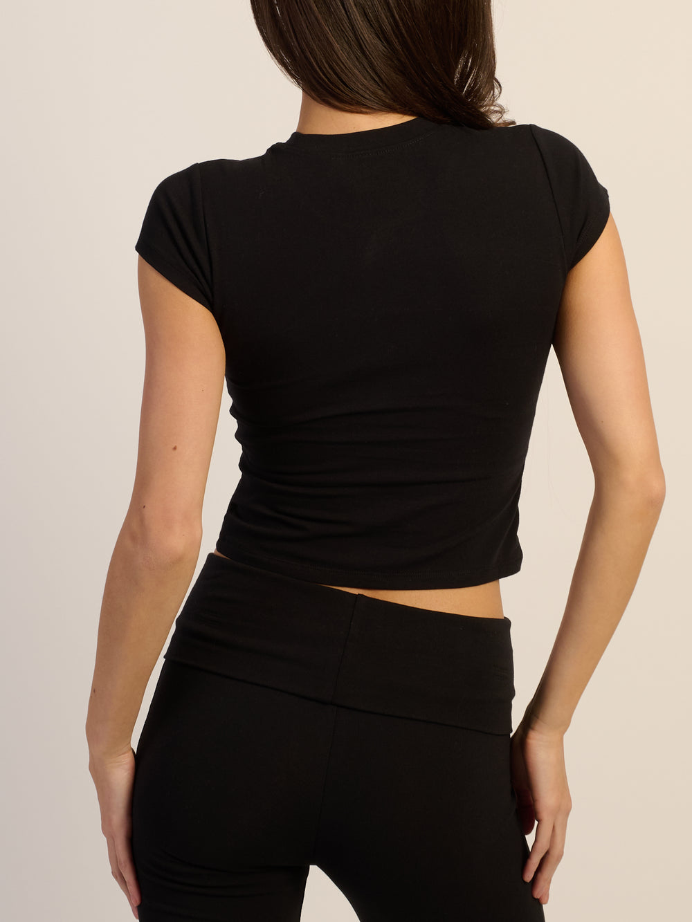 HARLOW GIA TEE - BLACK