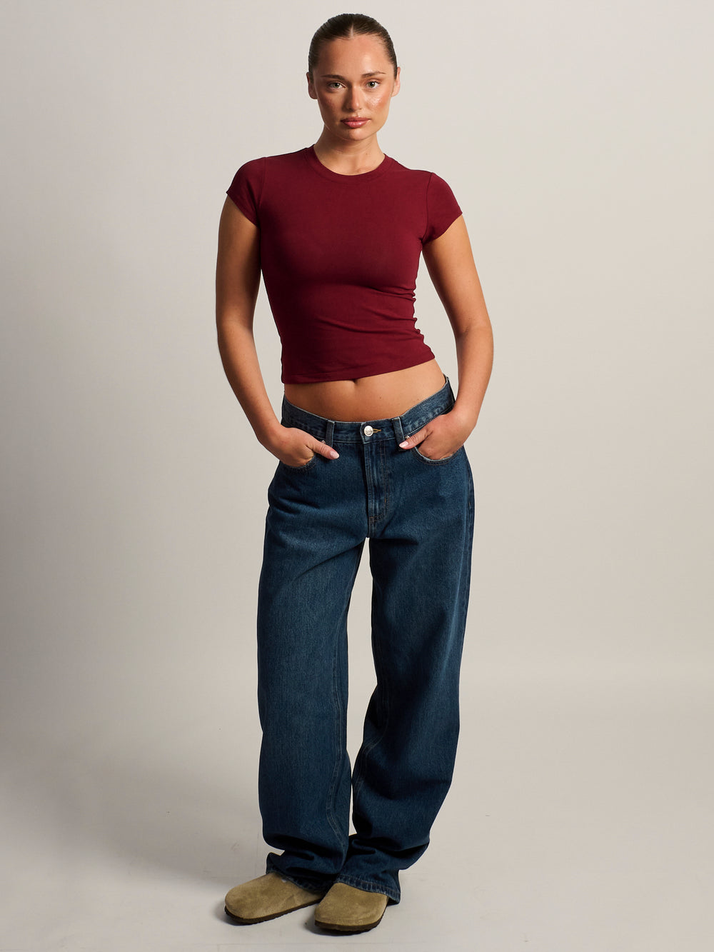 HARLOW GIA TEE - BURGUNDY