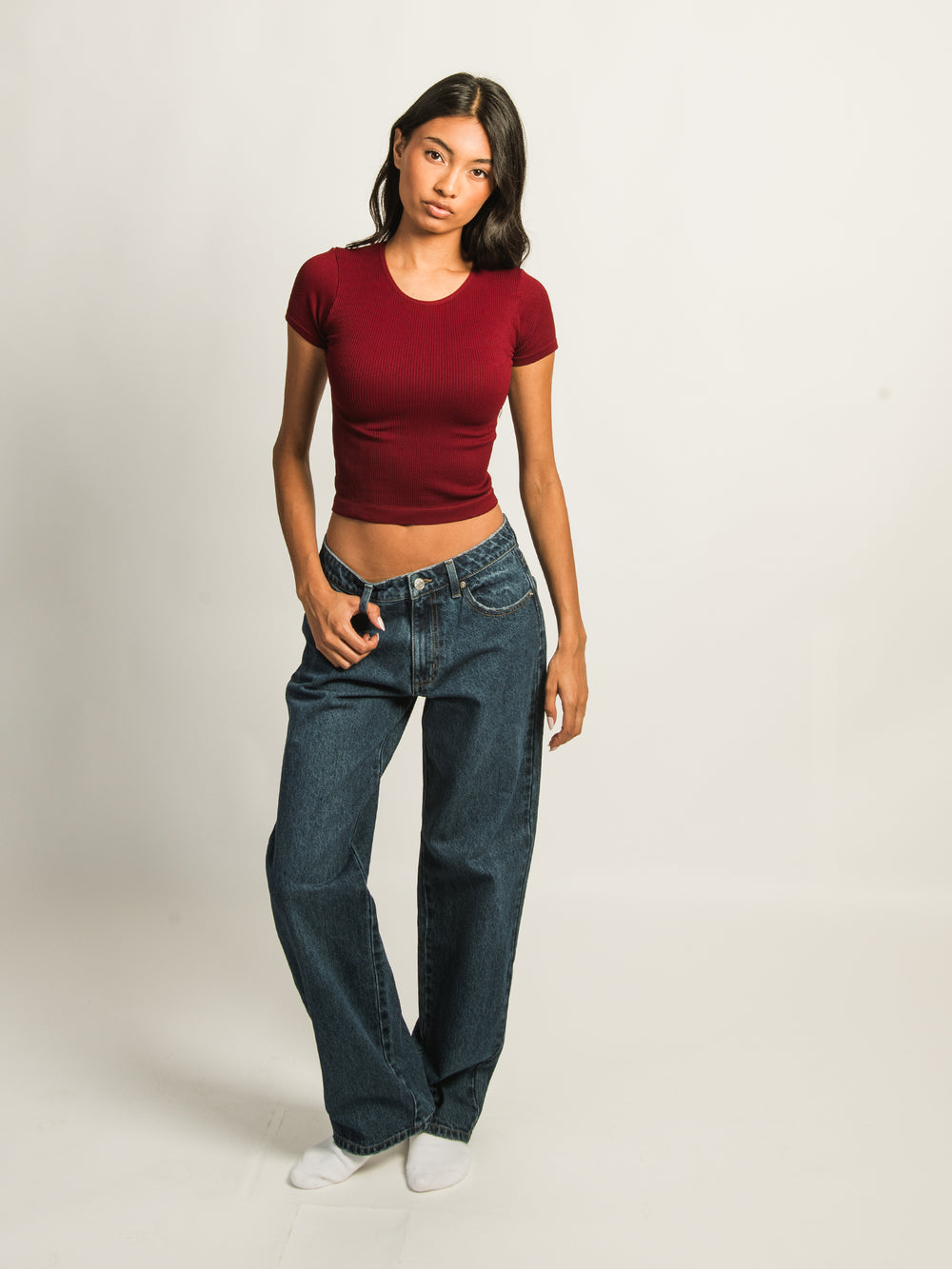 HARLOW RIBBED SEAMLESS TEE - BURGUNDY