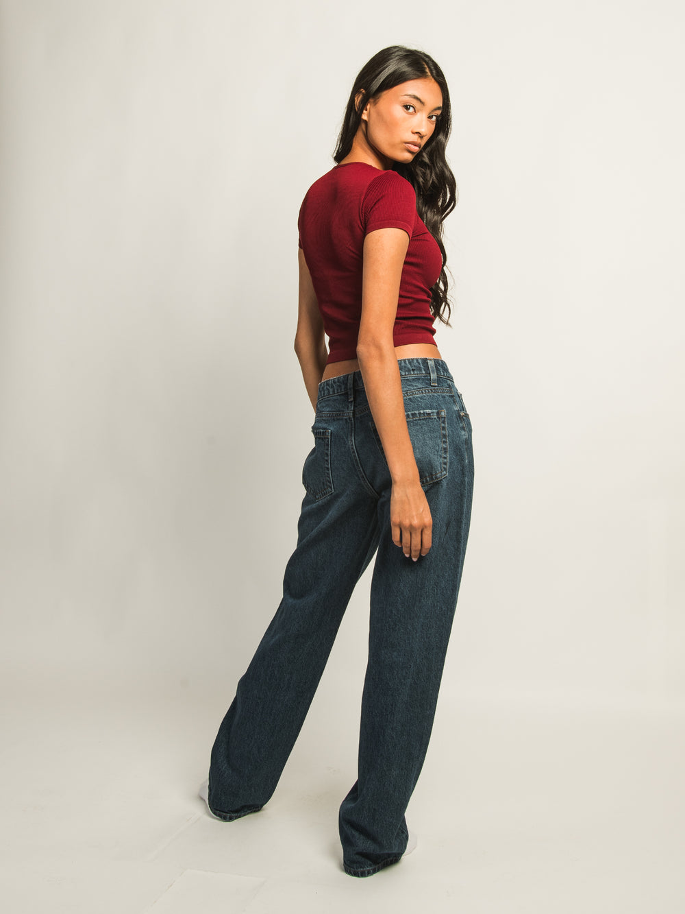 HARLOW RIBBED SEAMLESS TEE - BURGUNDY