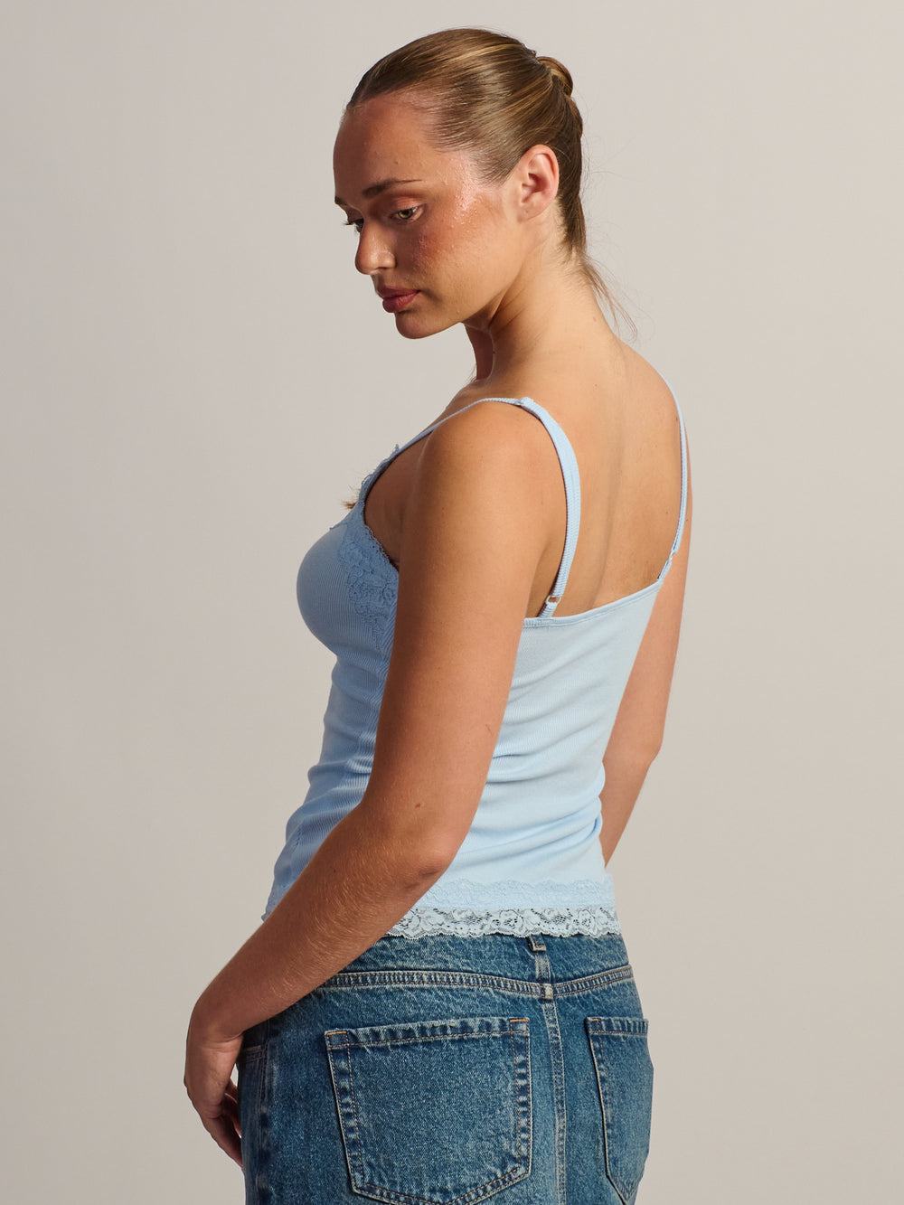 DÉBARDEUR EN DENTELLE HARLOW LUNA - BLEU DOUX