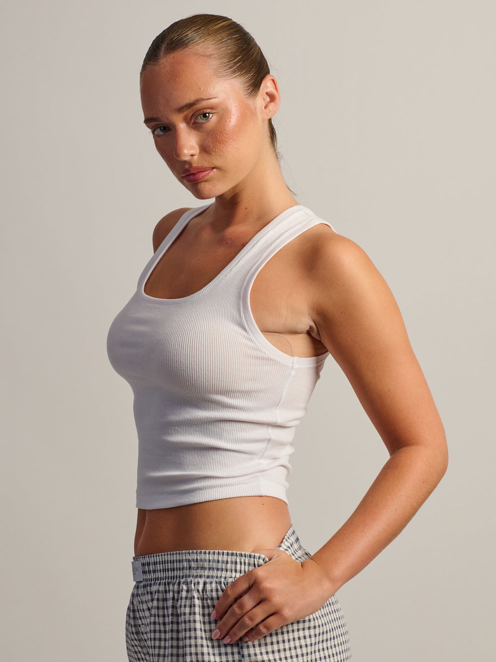CAMISOLE HARLOW ESSENTIAL COL CARRÉ – BLANC