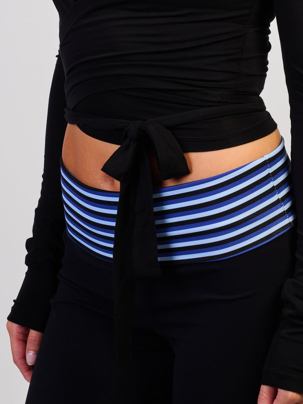HARLOW SCULPT WRAP TOP - BLACK