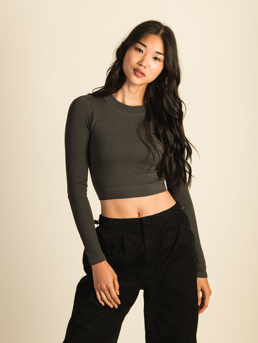 HARLOW SEAMLESS LONG SLEEVE MOCKNECK - CHARCOAL - CLEARANCE