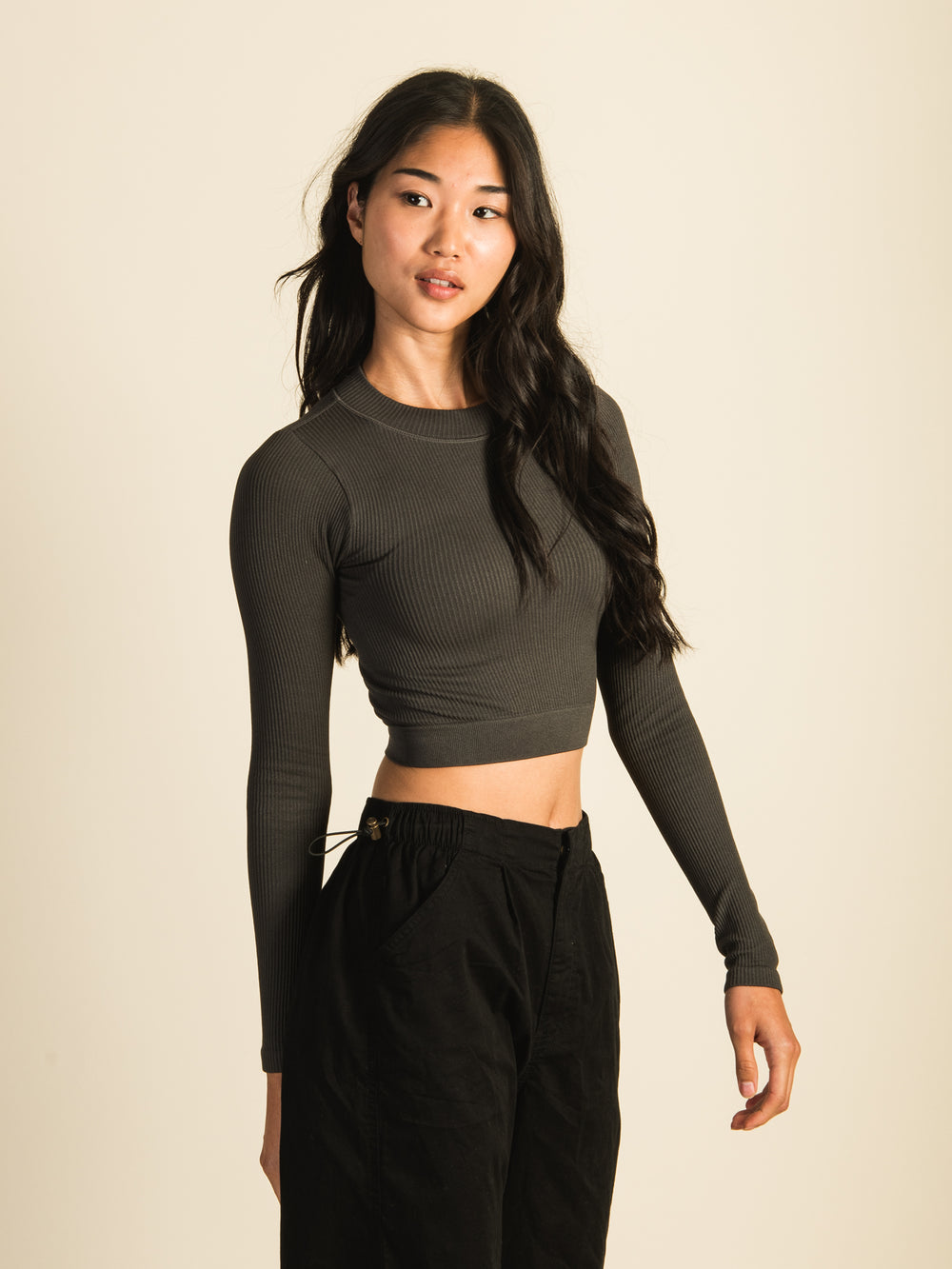 HARLOW SEAMLESS LONG SLEEVE MOCKNECK - CHARCOAL - CLEARANCE
