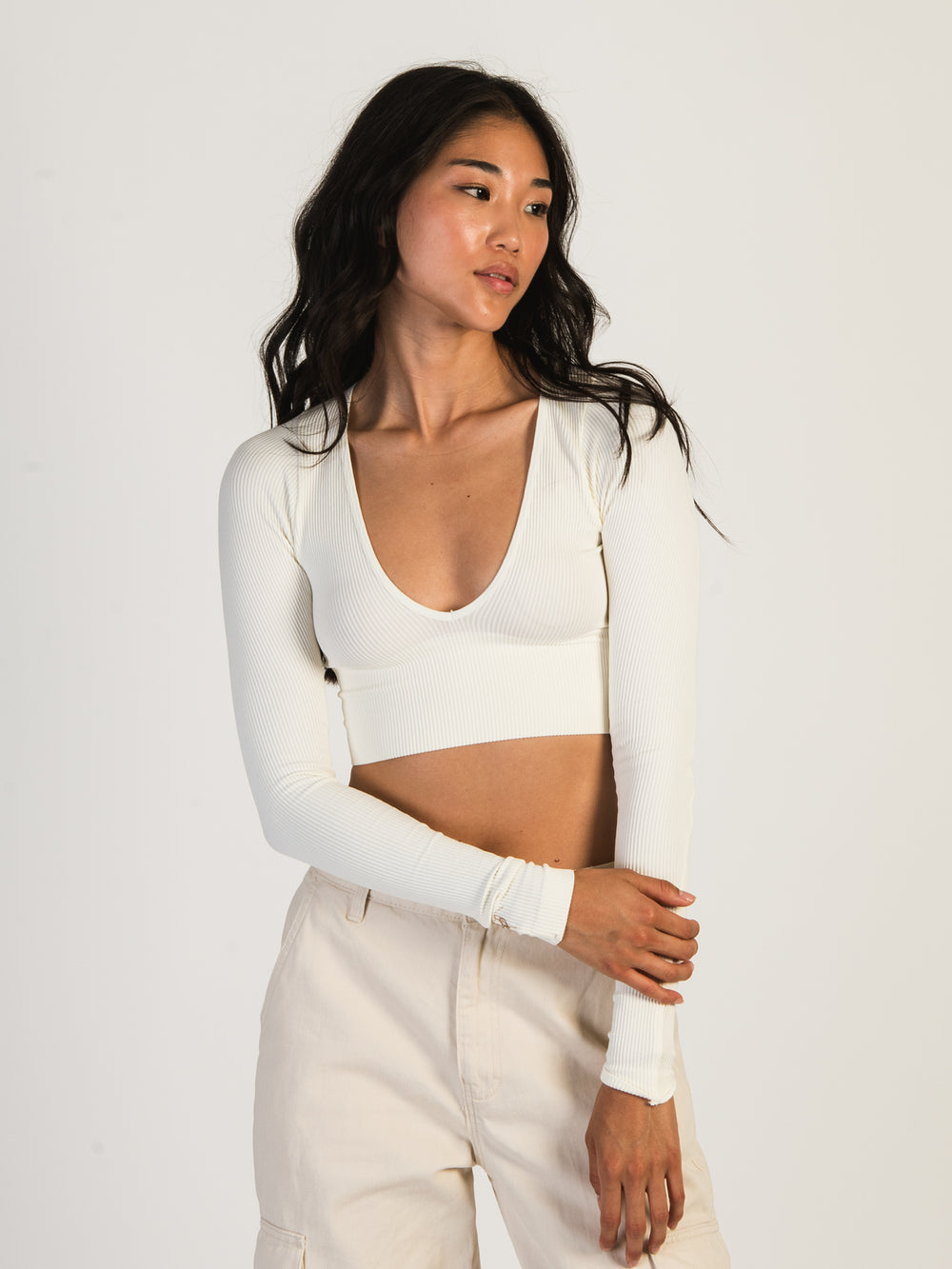 HARLOW TORI VNECK SEAMLESS LONG SLEEVE - CREAM - CLEARANCE