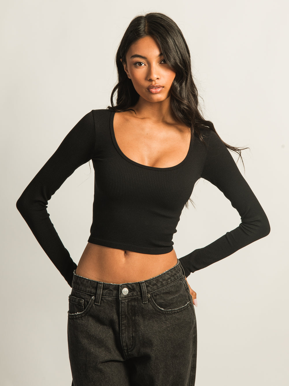 T-SHIRT COL CARRÉ HARLOW SEAMLESS MANCHES LONGUES - NOIR