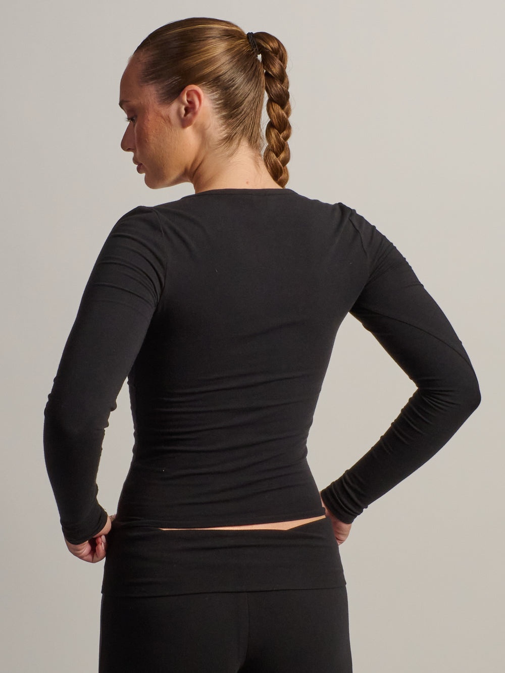 HARLOW GIA HENLEY LONG SLEEVE - NOIR