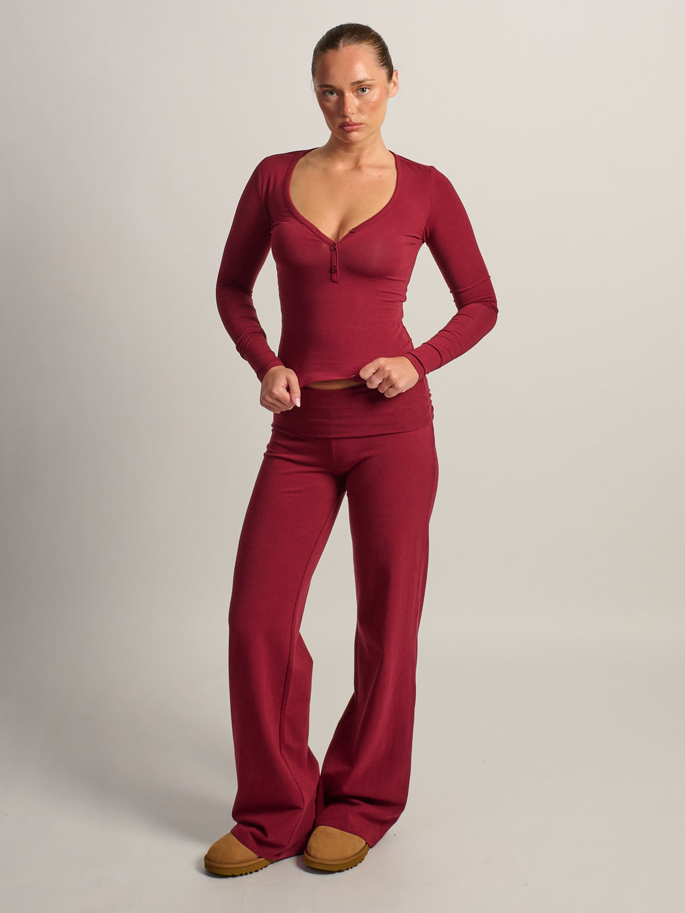 HARLOW GIA HENLEY LONG SLEEVE - BORDEAUX