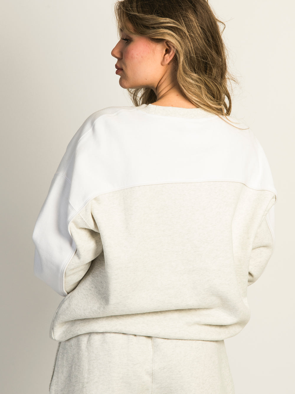 HARLOW ROXY EMBROIDERED CREWNECK - NEWPORT