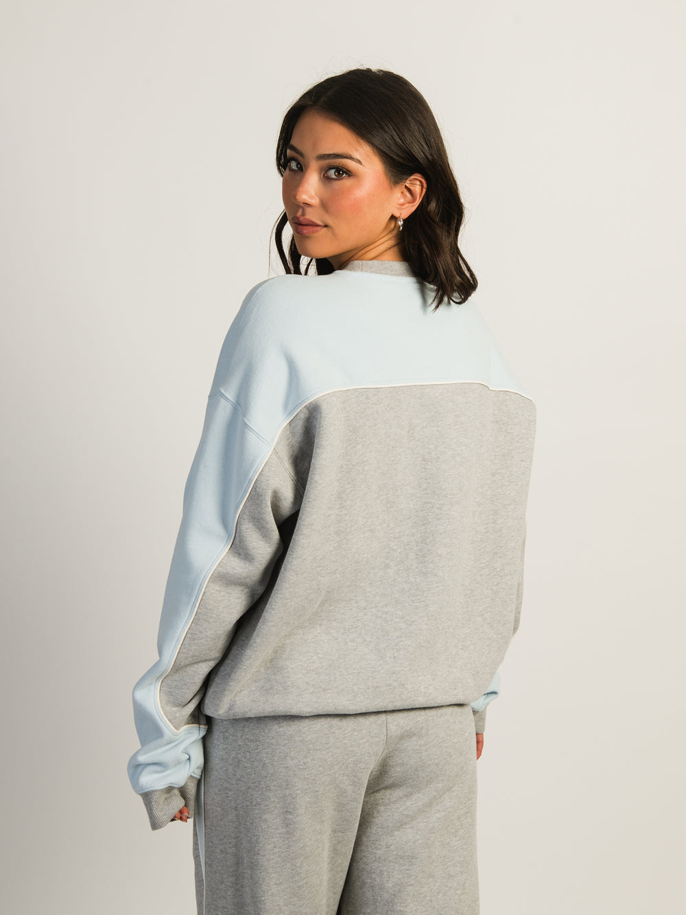 HARLOW ROXY EMBROIDERED CREWNECK - HEATHER GREY