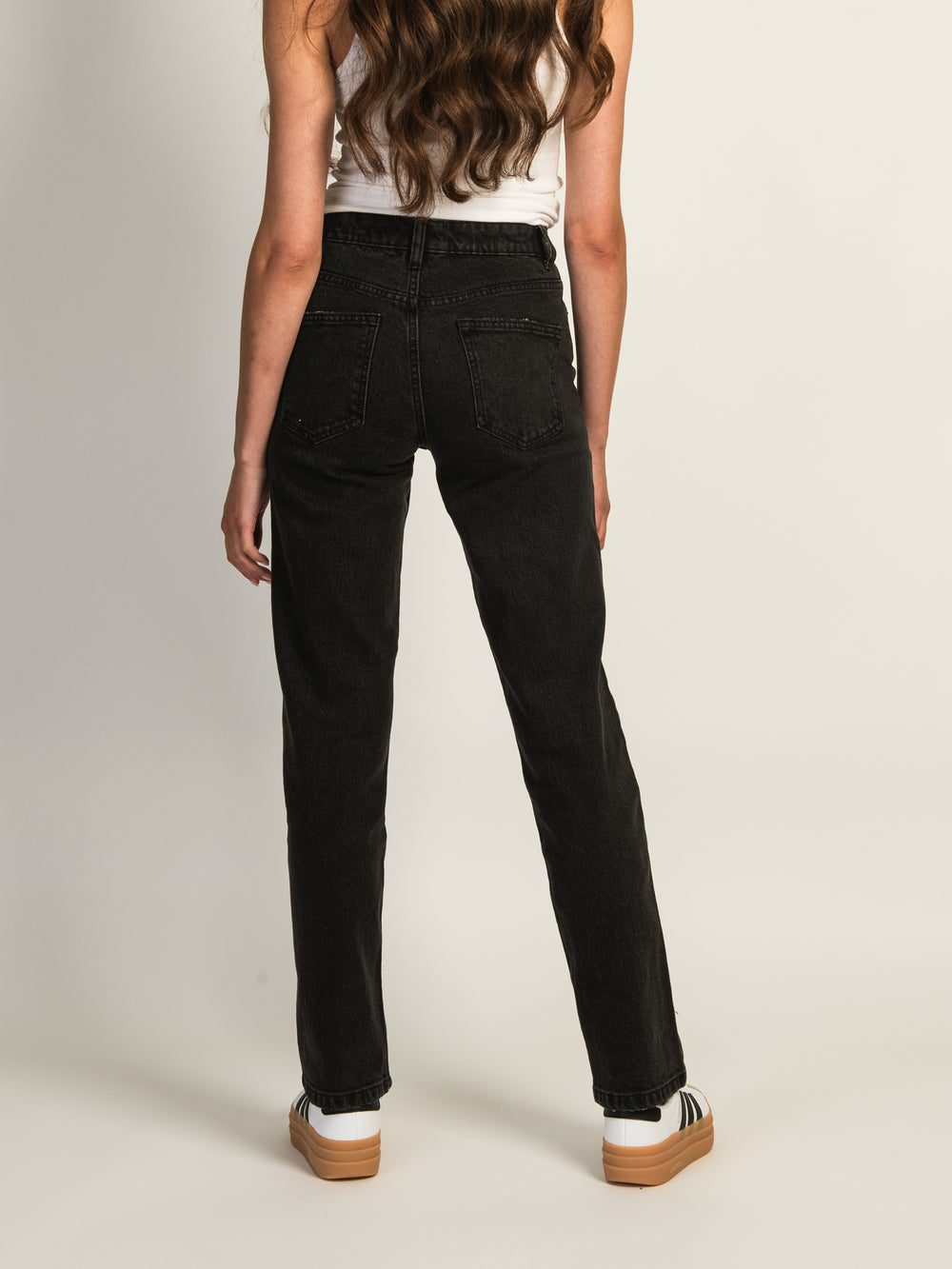 HARLOW MID-RISE STRAIGHT JEAN - BLACK
