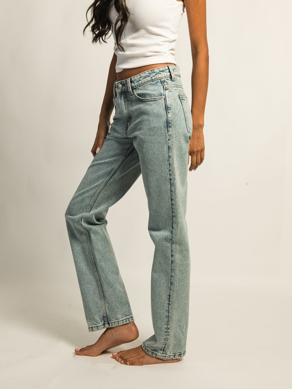 HARLOW MID-RISE STRAIGHT JEAN - LIGHT WASH