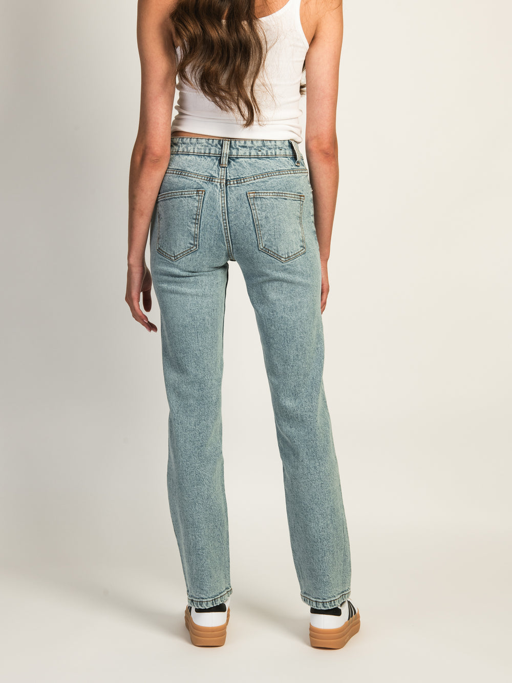 HARLOW MID-RISE STRAIGHT JEAN - LIGHT WASH