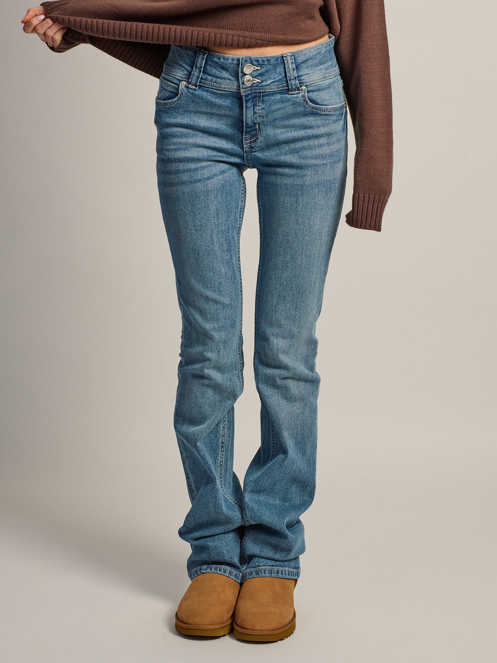 HARLOW LOW RISE BOOTCUT JEAN